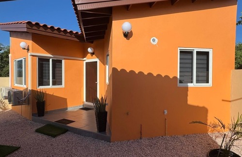 Oranjestad Apartment | Charming 1-bedroom apartment in quaint Noord with WiFi, AC centralized .
