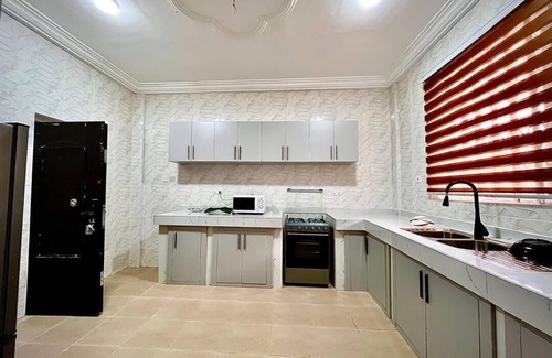 Sekondi-Takoradi Apartment | Charming 1-bedroom apartment in wonderful Takoradi Apowa with fitness room, AC