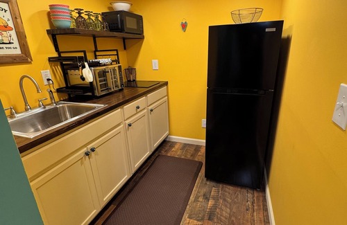 Canton House | Charming 1-bedroom basement apartment with WiFi, AC in quaint Canton