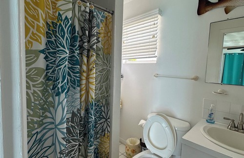Black Point House | Charming 1-bedroom apartment in beautiful Black Point with amazing views