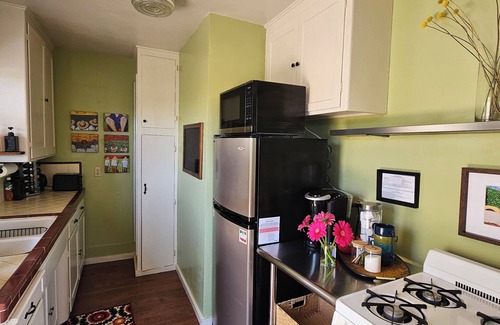 University Heights House | Charming 1-bedroom bungalow:private fenced backyard,WiFi,AC, views in San Diego