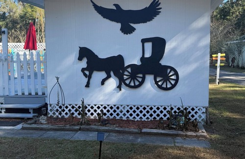 Dunnellon Cottage | Charming 1-bedroom cottage in Dunnellon with saltwater pool and AC