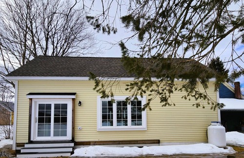 Contoocook Cottage | Charming 1-bedroom cottage in the heart of Contoocook Village