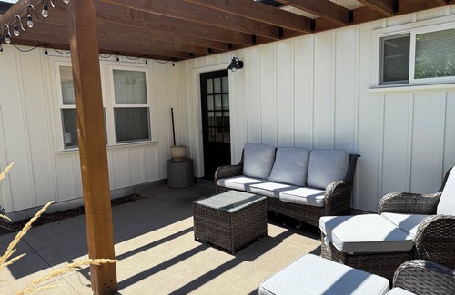 Historic Railroad District Cottage | Charming 1-bedroom cottage in welcoming Ashland with AC