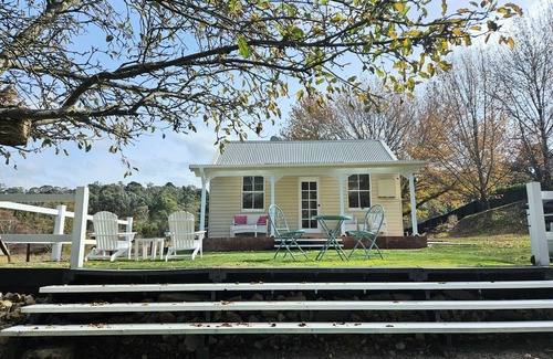 Rydal Cottage | Charming 1 bedroom country cottage in historical town of Rydal.