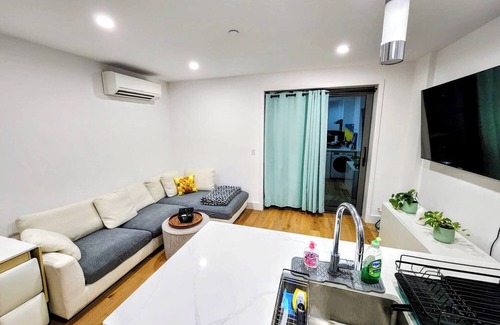 Ocean Parkway Condo | Charming 1-bedroom Cozy Nook in Brooklyn