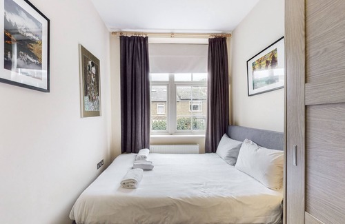 Syon Apartment | Charming 1 bedroom flat with parking in Brentford