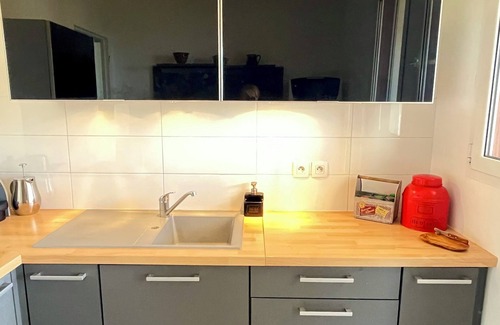 La Madeleine Apartment | Charming 1-bedroom flat WATER VIEW in lovely Nice, France. 5n from the BEACH.