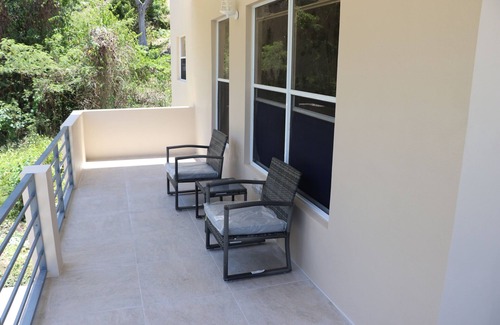 Calivigny House | Charming 1-bedroom apt with AC and WiFi in Clarkescourt Bay near to the Marina.