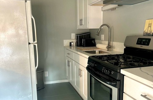 Brentwood-Darlington House | Charming 1-bedroom house with WiFi and AC in beautiful Portland