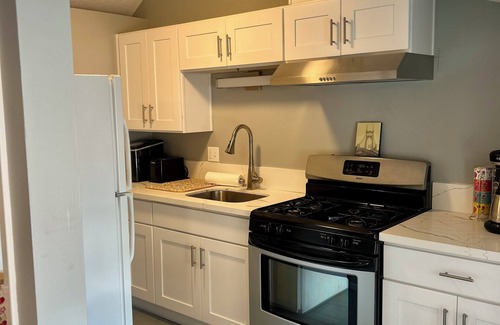 Brentwood-Darlington House | Charming 1-bedroom house with WiFi and AC in beautiful Portland