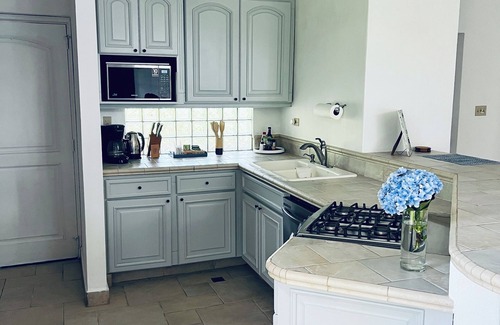 Jaramillo House | Charming 1-bedroom house in fabulous Boquete with AC and beautiful views.
