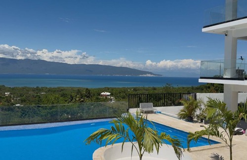 Barahona Villa | Charming 1-bedroom in villa with private bathroom AC in Barahona