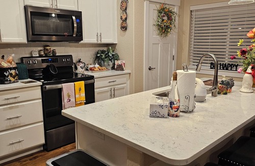 Eaton House | Charming 1-bedroom inlaw suite in wonderful Severance with WiFi, AC
