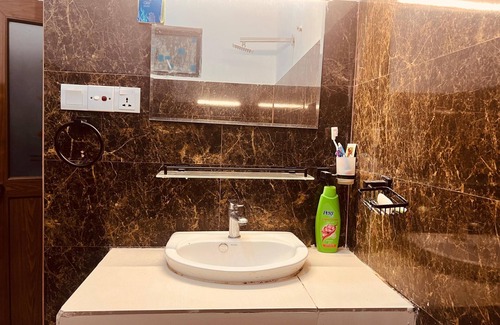 Sirimalwatta Apartment | Charming 1-bedroom apartment with fitness room and WiFi in peaceful Sirimalwatta