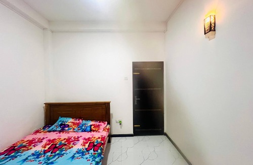 Sirimalwatta Apartment | Charming 1-bedroom apartment with fitness room and WiFi in peaceful Sirimalwatta