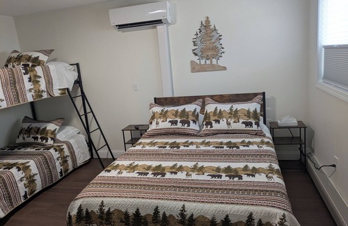 Canaan Hotel | Charming 1-bedroom motel room#2 with AC, WiFi in fabulous Canaan