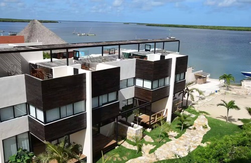 Rio Lagartos Apartment | Charming 1-Bedroom Apartment in Río Lagartos. AC, Rooftop Deck & Private Pier -L