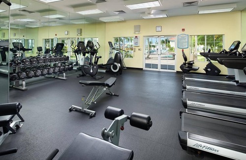 Paradise Island Resort | Charming 1-bedroom resort in beautiful Nassau with fitness room, AC