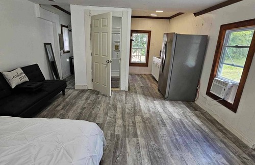 Canton Apartment | Charming 1-bedroom sleeps 4, studio with AC, and WiFi in Canton