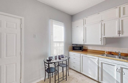 Albuquerque House | Charming 1-bedroom house in marvelous Albuquerque with WiFi, AC