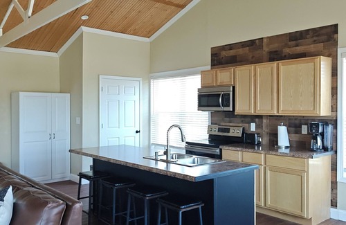Charlestown House | Charming 1-bedroom carriage house in delightful Charlestown with WiFi, AC