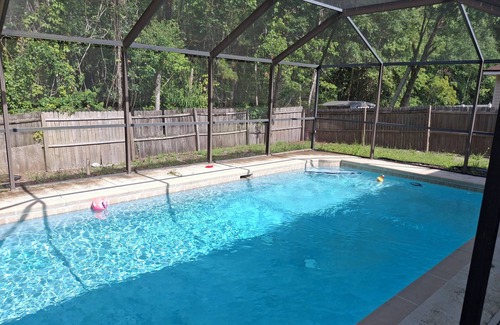 Jacksonville House | Charming 1-bedroom house in fantastic Jacksonville with WiFi, AC