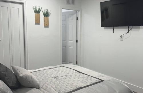 Lehigh Acres Apartment | Charming 1-bedroom apartment with AC, WiFi in enchanting Lehigh Acres