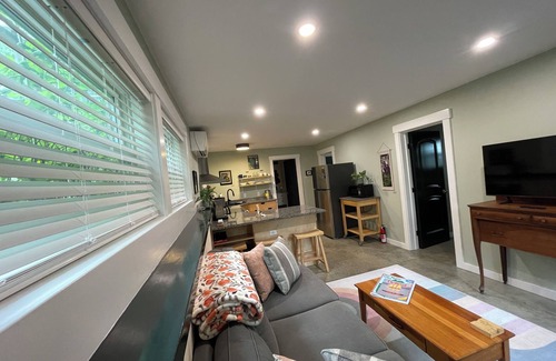 Lincolnville Apartment | Charming 1-bedroom apartment with AC, WiFi in tranquil Lincolnville