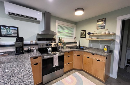 Lincolnville Apartment | Charming 1-bedroom apartment with AC, WiFi in tranquil Lincolnville