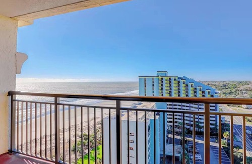 Myrtle Beach Condo | Charming 1-bedroom condo in gorgeous Myrtle Beach with AC, fitness room