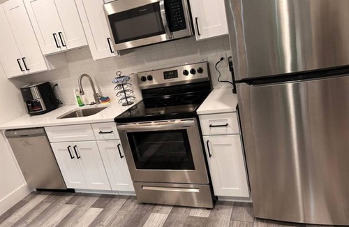 Belmont Apartment | "Charming 1-Bedroom Retreat - Sleeps 3"