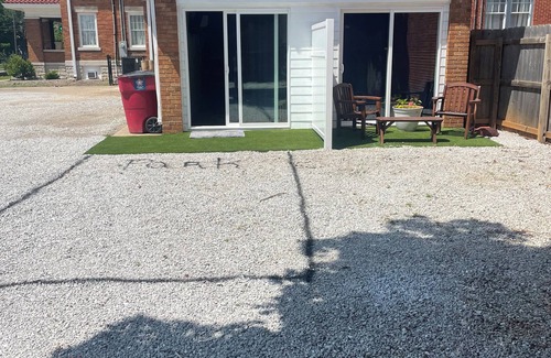 Rountree Apartment | Charming 1-bedroom apartment with WiFi, AC in welcoming Springfield