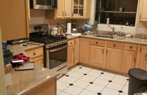 Menlo Park House | Charming 1-bedroom w/large window in a community-style house close to Stanford