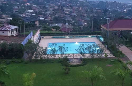 Yaounde Apartment | Charming 100m² furnished apartment with security.