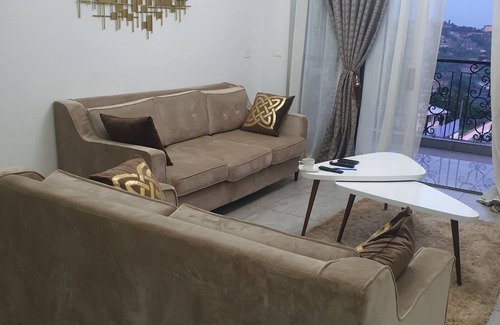 Yaounde Apartment | Charming 100m² furnished apartment with security.