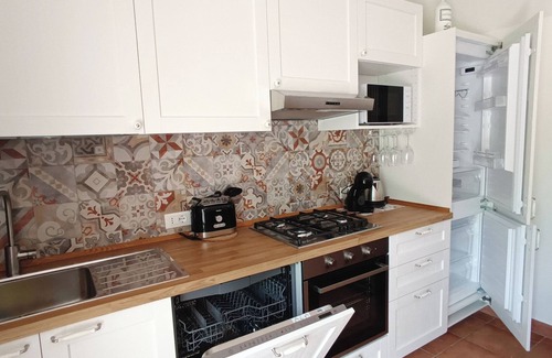 Salo House | Charming 110m2 rustic house with WiFi, air conditioning, parking, and garden.