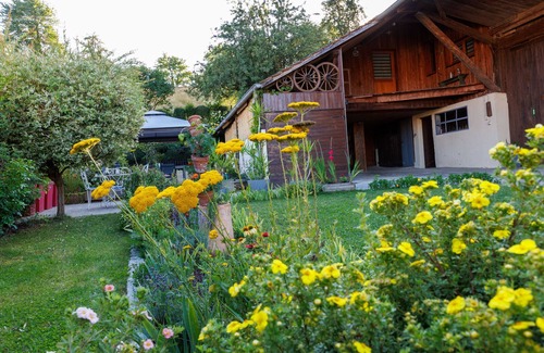Ueberstrass Cottage | Charming 17th-Century Cottage: Modern Comforts, Near Switzerland/Germany, Scenic Surroundings