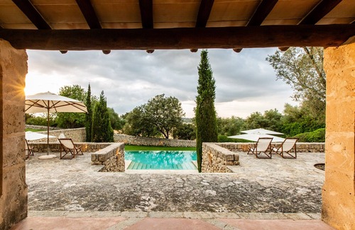 Porreres Villa | Charming 17th-century villa set in stunning, rolling countryside I Set In 150.