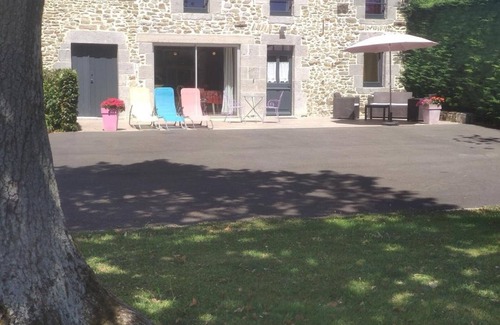 Lingreville Cottage | Charming 18th Century Stone House - 3 BR, Sleeps 5, Near Beach and Hiking Trails