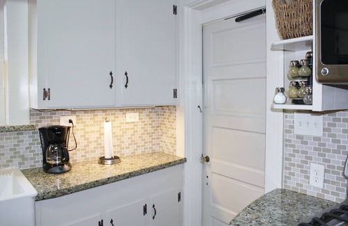 Galveston House | Charming 1924 Craftsman Style Cottage Adjacent to the Garten Verein