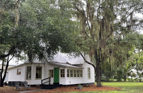 Welaka House | Charming 1930's house only a few blocks from the St. Johns River!