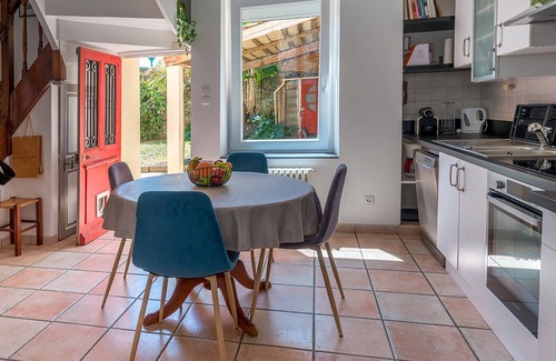Hennebont House | Charming 1930s House in Central Hennebont - Garden, WiFi, Near Amenities