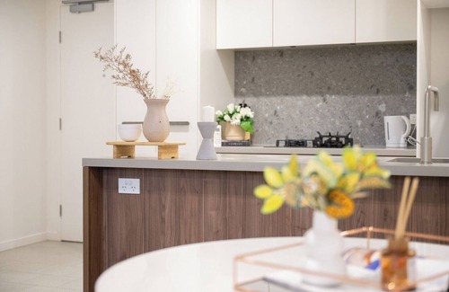 Dickson Apartment | Charming 1BDR Apartment in Dickson with Parking