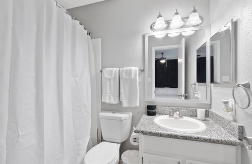 Brentwood Apartment | Charming 1bed 1bath 10 mins away DT