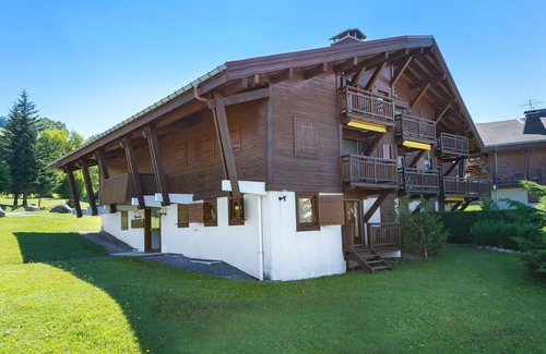 Le Planellet Apartment | *Charming 1BR Apt Near Ski Slopes & Golf - Sleeps 4, Pet-Friendly, Ski Locker, Garage*
