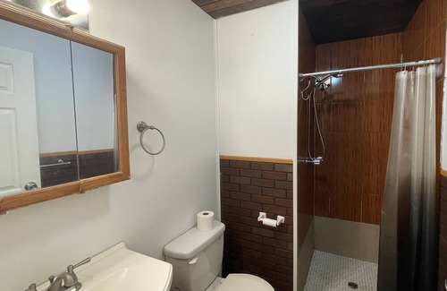 Constable Hook Apartment | Charming 1BR Oasis with Private Backyard - Near Parks, Golf & NYC Access!
