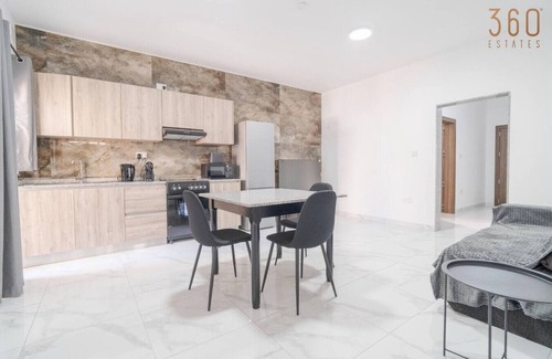 Tarxien Apartment | Charming 1BR with comfy bed w/WIFI & AC in Tarxien