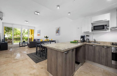 Shaba Condo | Charming 1BR1BA Condo in Great Location with Pool!