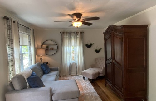 Monroe House | Charming 2/1 Centrally located and close to ULM! Pet Friendly!